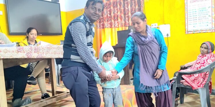 अभिभावक परामर्श गोष्ठी का आयोजन, दिव्यांग बच्चों ने दिखाई सृजनशीलता