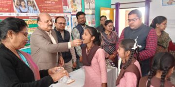 राष्ट्रीय कृमि मुक्ति दिवस पर जिलेभर में अभियान शुरू, बच्चों को खिलाई गई एल्बेंडाजोल