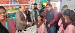 राष्ट्रीय कृमि मुक्ति दिवस पर जिलेभर में अभियान शुरू, बच्चों को खिलाई गई एल्बेंडाजोल