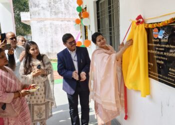 डीएम हर्षिता माथुर ने नवनिर्मित शिक्षण कक्ष का किया लोकार्पण, सीएसआर से बने 3 नए कमरे