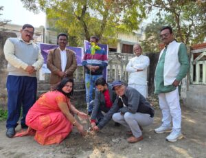 25वीं वर्षगांठ पर टाटा एआईए की सामाजिक पहल, टीबी मरीजों को पोषण पोटली व वृक्षारोपण कार्यक्रम