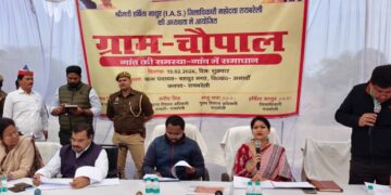 रायबरेली में डीएम ने लगाई ग्राम चौपाल, बहादुर नगर स्कूल में एमडीएम शेड और स्मार्ट क्लास का उद्घाटन