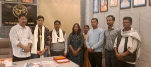 महाराजगंज: बृजमनगंज के आदित्य जायसवाल बने बैंक शाखा प्रबंधक, नगर में जश्न का माहौल