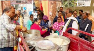 ‘आपका विधायक–आपके द्वार’ का 156वां शिविर: 86 लोगों का नेत्र परीक्षण, 4 मेधावियों को साइकिल