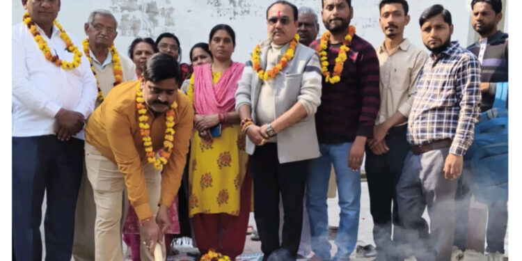 अवध विहार में 20 लाख से बनेगी नई सड़क और नाली, शिलान्यास के बाद कॉलोनीवासियों में खुशी की लहर