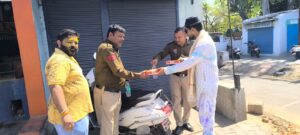 होली पर पुलिस जवानों के लिए स्वल्पाहार, युवा नेता शिवांश जैन की अनोखी पहल
