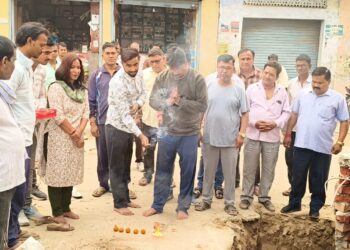 बृजमनगंज वार्ड नंबर 7 में नाला निर्माण का शुभारंभ, जलभराव की समस्या से मिलेगी राहत