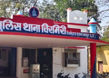 चिरमिरी पुलिस की कार्रवाई पर उठे सवाल, आदिवासी महिला को रात भर थाने में बैठाने का आरोप