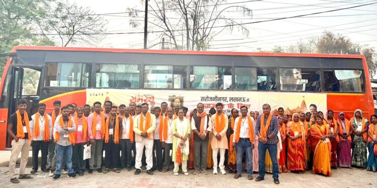 डॉ. राजेश्वर सिंह की पहल: श्रद्धालुओं को निशुल्क अयोध्या दर्शन कराने निकली 55वीं रामरथ यात्रा