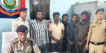 खदान से कबाड़ चोरी करने वाला गिरोह चढ़ा पुलिस के हत्थे, पिकअप समेत 5 आरोपी गिरफ्तार