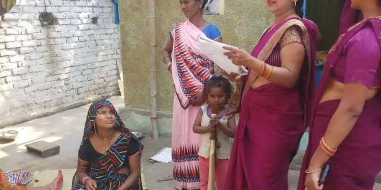 बृजमनगंज में घर-घर चला अभियान, अब ऐसे अलग करना होगा गीला-सूखा कचरा