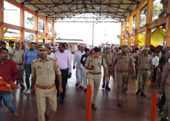 नवरात्रि से पहले लेहड़ा मंदिर पर प्रशासन सख्त, डीएम-एसपी ने दिए बड़े निर्देश