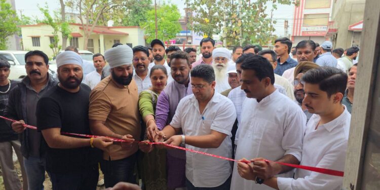 बाजपुर में जसपाल सिंह जस्सी का भव्य स्वागत, ग्राम प्रधान संघ कार्यालय का उद्घाटन