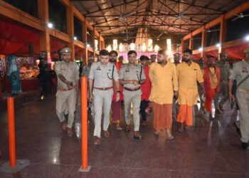 नवरात्रि से पहले अलर्ट! डीआईजी ने लेहड़ा मंदिर पहुंचकर सुरक्षा व्यवस्था का लिया जायजा