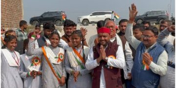 रायबरेली में अनोखी पहल! विधायक ने छात्राओं से कराया सड़क का लोकार्पण