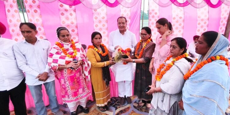 बाजपुर में BJP को झटका! पदाधिकारियों ने कांग्रेस जॉइन कर बदला सियासी समीकरण