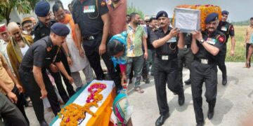 बाजपुर के वीर जवान दीपक सिंह डोवाल का निधन, सैन्य सम्मान के साथ दी गई अंतिम विदाई