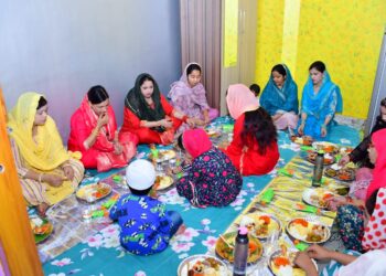 रायबरेली में पूनम सिंह ने रोज़ा इफ्तार और होली मिलन में दिया भाईचारे का संदेश