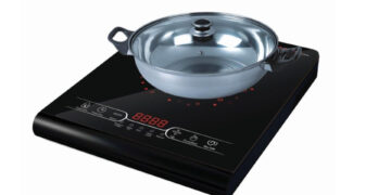 गैस नहीं मिली तो बदल गई रसोई! बृजमनगंज में इंडक्शन चूल्हों की जबरदस्त डिमांड, कई जगह स्टॉक खत्म