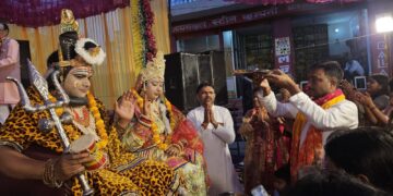 बृजमनगंज में निकली शिव-पार्वती की भव्य झांकी, जयकारों से गूंजा पूरा नगर