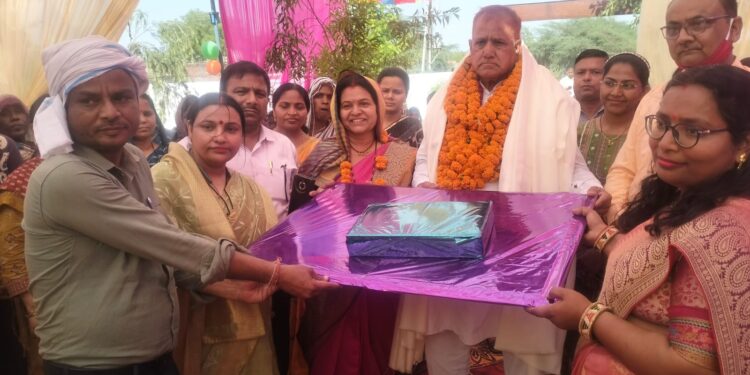 रायबरेली में भावुक विदाई: दो शिक्षकों को नम आंखों से दी गई अंतिम सलामी