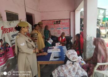 महराजगंज कोतवाली पुलिस ने महिलाओं-बालिकाओं को किया जागरूक