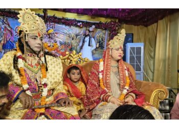 भागवत कथा में उमड़ा जनसैलाब, राधा-कृष्ण झांकी ने मोहा मन