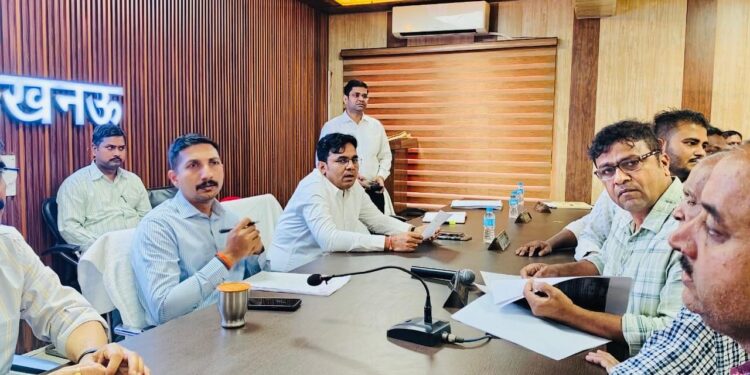 लखनऊ में 521 शिकायतें पहुंचीं समाधान दिवस में, मौके पर ही निपटे 102 मामले