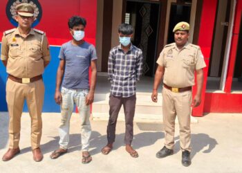 बृजमनगंज में अपहरण की झूठी सूचना देकर पैसे मांगने वाले दो आरोपी गिरफ्तार