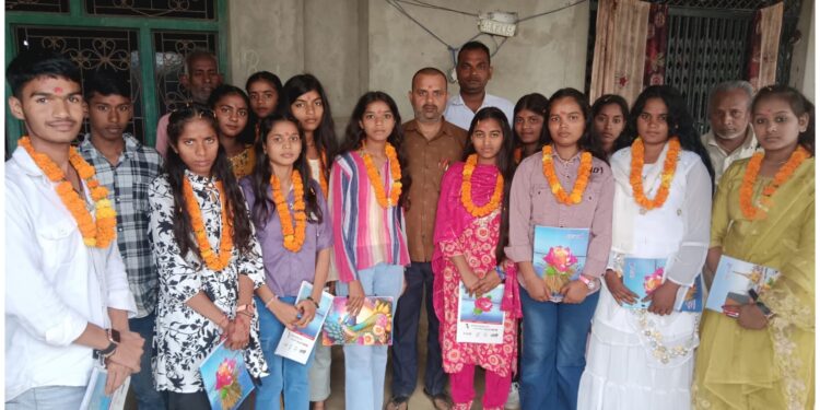 बृजमनगंज के एसडी पब्लिक स्कूल में कक्षा 8 के विद्यार्थियों का आशीर्वाद समारोह, दी गई विदाई