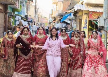 बृजमनगंज में प्रियंका मेकओवर एकेडमी का फाइनल एग्जाम, छात्राओं ने दमदार प्रदर्शन कर पाई ‘मेकअप आर्टिस्ट’ की उपाधि