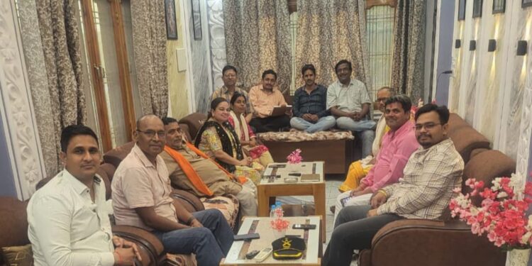 लखनऊ में सवर्ण आर्मी की बैठक, डॉ. अजीत समेत कई पदाधिकारियों का मनोनयन