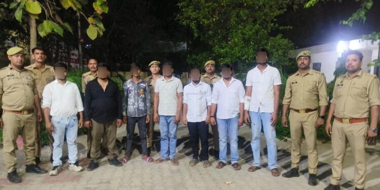 लखनऊ: अंबेडकर मूर्ति पर माल्यार्पण को लेकर विवाद, फायरिंग की अफवाह के बीच 7 आरोपी गिरफ्तार