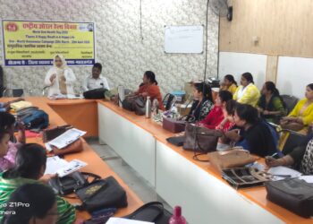 बृजमनगंज सीएचसी में आशा कार्यकर्ताओं को मुख स्वास्थ्य का प्रशिक्षण, जागरूकता पर जोर