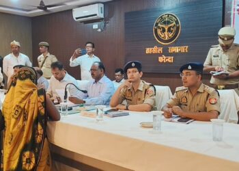 महराजगंज: संपूर्ण समाधान दिवस में डीएम व एसपी ने सुनीं जन समस्याएं, अधिकारियों को दिए सख्त निर्देश