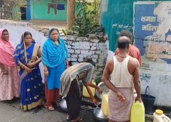 चिरमिरी में पानी संकट गहराया: हल्दीबाड़ी समेत कई वार्डों में सप्लाई बाधित, आंदोलन की तैयारी