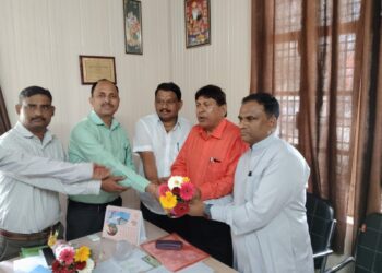 बाजपुर ब्लॉक प्रमुख कार्यालय में ओबीसी आयोग सदस्य की बैठक, योजनाओं की समीक्षा