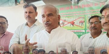 पीड़ित को न्याय दिलाने बाजपुर तहसील पहुंचे विधायक अरविंद पांडेय, खतौनी में दर्ज हुआ नाम