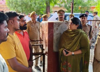 रायबरेली में गंगा में डूबने से 3 की मौत, डीएम-एसपी ने परिजनों से की मुलाकात