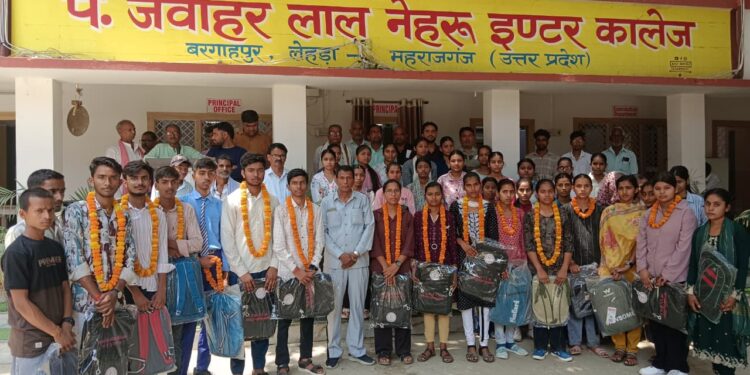 बरगाहपुर इंटर कॉलेज में मेधावी छात्रों का सम्मान, प्रियंका व सृष्टि बनीं टॉपर