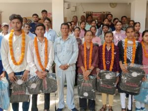 बरगाहपुर इंटर कॉलेज में मेधावी छात्रों का सम्मान, प्रियंका व सृष्टि बनीं टॉपर