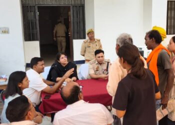 थाना दिवस पर डीएम-एसपी सख्त, शिकायतों के त्वरित निस्तारण के निर्देश