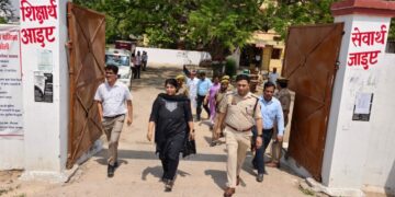 रायबरेली में होमगार्ड भर्ती परीक्षा शुरू, डीएम-एसपी ने केंद्रों का किया निरीक्षण
