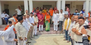 महराजगंज में ‘मन की बात’ का लाइव प्रसारण, ग्रामीणों ने सुना पीएम मोदी का संबोधन