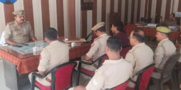 बृजमनगंज थाने में साप्ताहिक बैठक, थानाध्यक्ष ने दिए सख्त निर्देश