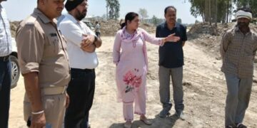 बाजपुर में निर्माणाधीन लेवाड़ा पुल का एसडीएम ने किया निरीक्षण, लापरवाही पर सख्त चेतावनी