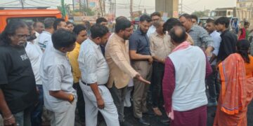 लखनऊ एक्सप्रेसवे पर बड़ी खामी: कट और अधूरे नालों को लेकर निरीक्षण, अधिकारियों ने दिया आश्वासन