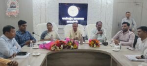 रायबरेली में श्रमिक दिवस पर कार्यक्रम, मजदूरों को योजनाओं की जानकारी और प्रमाण पत्र वितरित