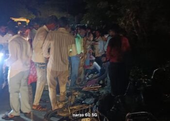 रायबरेली में भीषण सड़क हादसा, अज्ञात वाहन की टक्कर से युवक की मौत, दो घायल