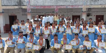 रायबरेली के सलोन में मेधावी छात्रों का सम्मान, 75% से अधिक अंक लाने वालों को मिला पुरस्कार